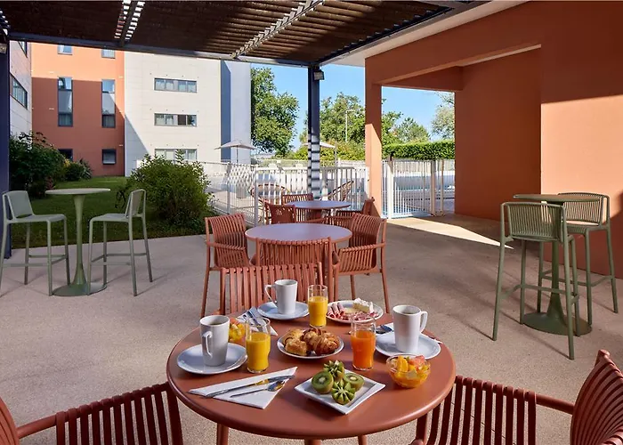 Hotel Zenitude Bordeaux - *