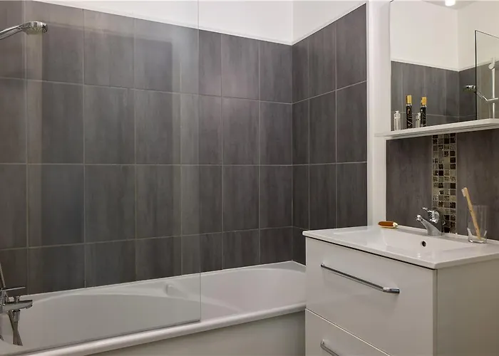 Hotel Zenitude Bordeaux - *